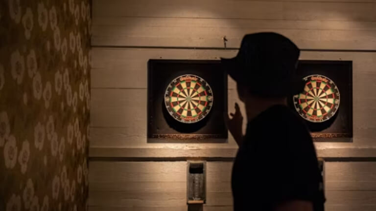 How to Play Darts for Beginners